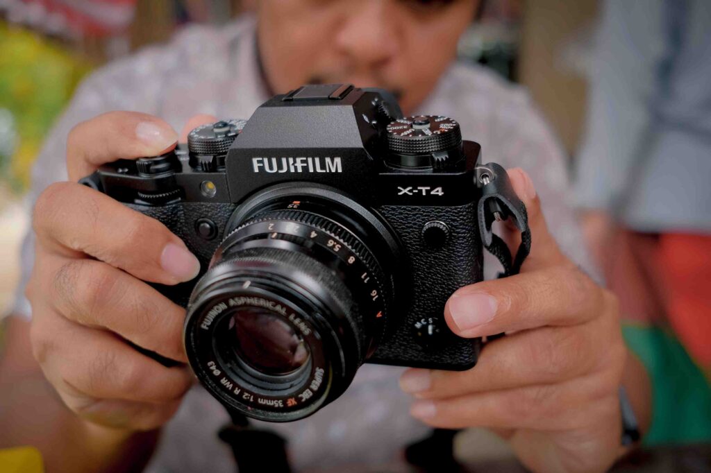 Form and handling of fujifilm xt4